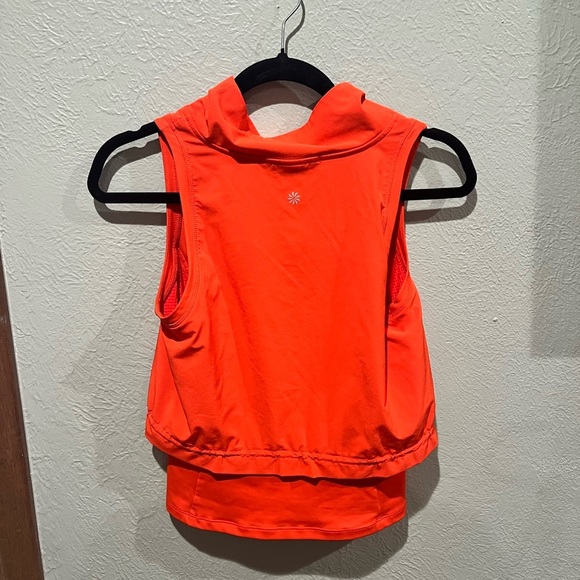 Athleta Venture Out Tank Vibrant Orange Size Small EUC Has Pockets Workout Tank - Picture 3 of 3